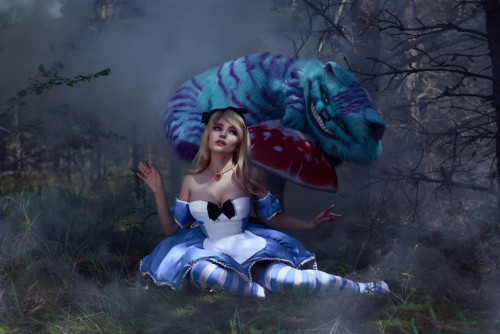 Kalinka Fox as Alice in Wonderland (3)