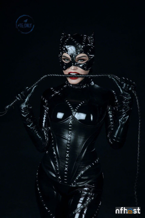 Kalinka-Fox---Catwoman-19f535da97fa4b9ecb.jpg