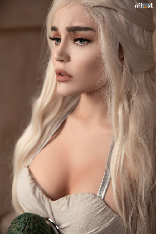 Kalinka-Fox---Daenerys-2-3.jpg