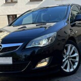 950b8d90-147a-474c-bca6-58f15b591cc2_opel-astra-sports-tourer-lift-1-4-turbo-140km-cosmo-navi-alu-service-nap-iv-2010