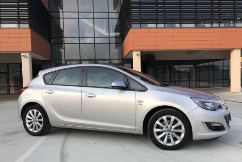 opel-astra-j-2013-lift-autoalarm-rzeszow-494231951.jpg